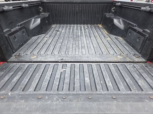 Used 2018 Toyota Tacoma SR5 AWD/4WD image 15