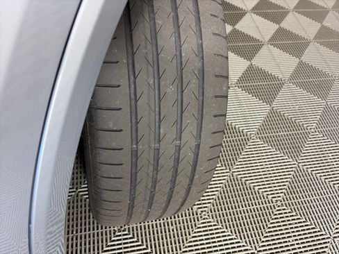 Used 2023 Mercedes-Benz GLC 300 4MATIC image 2