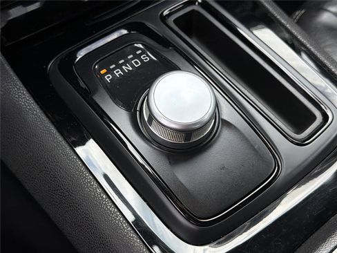 Used 2021 Chrysler 300 S RWD image 31