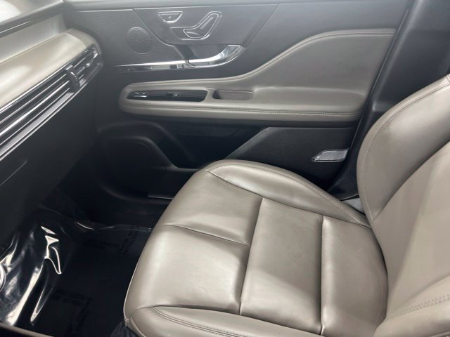 Certified 2024 Lincoln Corsair AWD image 16