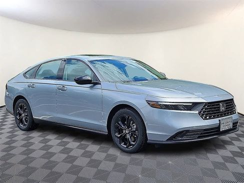 New 2025 Honda Accord SE image 2