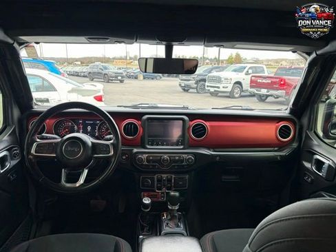 Used 2022 Jeep Gladiator Rubicon image 12