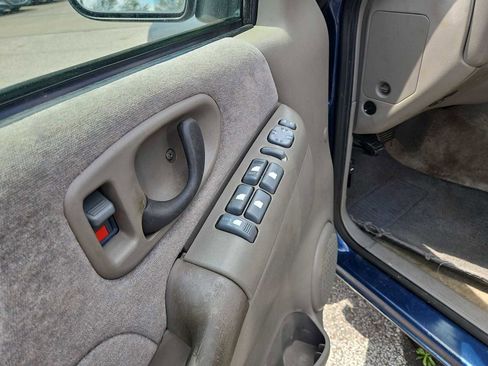 Used 2000 Chevrolet Blazer LS w/ LS Preferred Equipment Group image 17