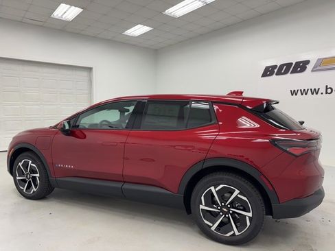 New 2026 Chevrolet Equinox EV LT image 7