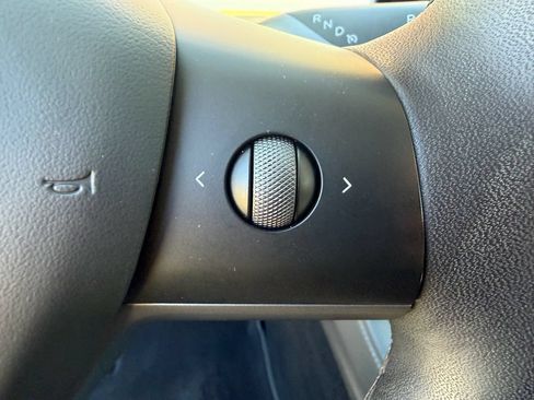 Used 2023 Tesla Model Y Long Range AWD/4WD image 35