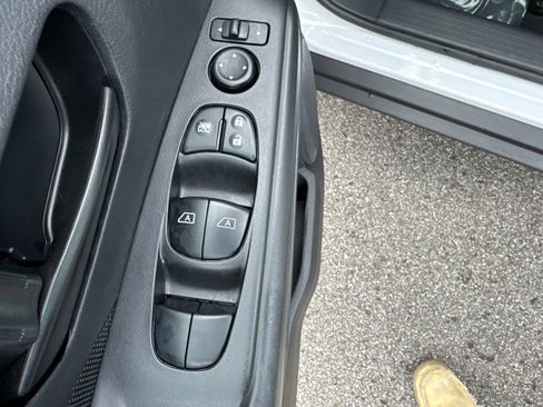 Used 2025 Nissan Kicks Play S FWD image 11