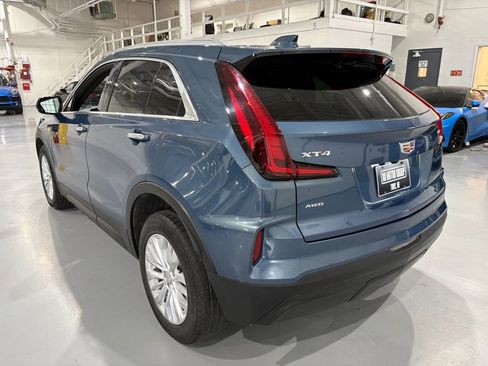 Used 2024 Cadillac XT4 Luxury w/ Cold Weather Package AWD/4WD image 5