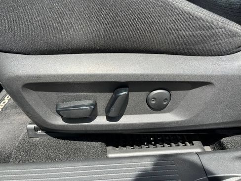 Used 2023 Nissan Rogue SV FWD image 13