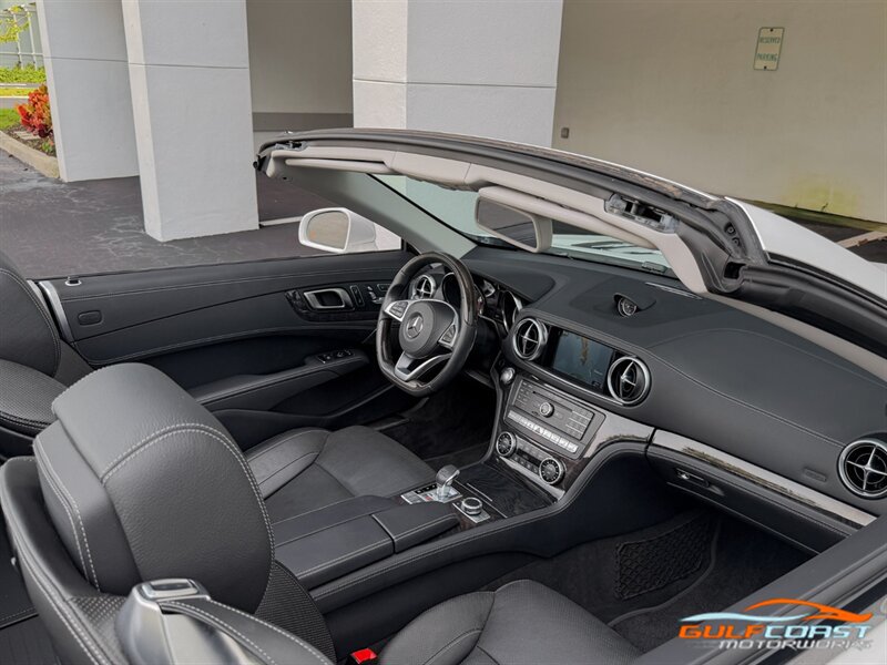 Used 2019 Mercedes-Benz SL 550 w/ Driver Assistance Package image 26