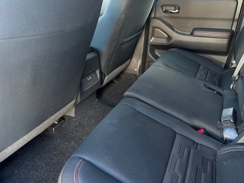 Used 2025 Nissan Frontier PRO-4X w/ Tow Package AWD/4WD image 13