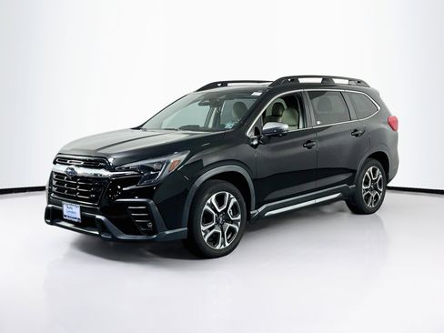 Used 2023 Subaru Ascent Limited w/ Technology Package AWD/4WD image 1