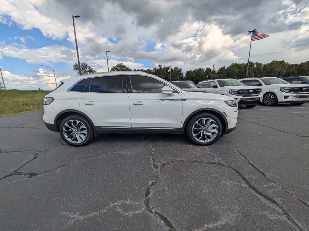 Used 2022 Lincoln Nautilus Reserve w/ Equipment Group 201A FWD image 3