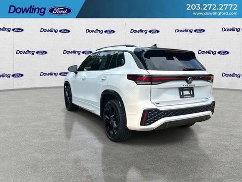 Used 2025 Volkswagen Tiguan SE R-Line AWD/4WD image 6