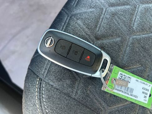 Certified 2025 Nissan Kicks SV AWD/4WD image 29