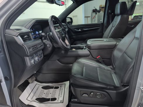Used 2024 GMC Yukon Denali w/ Denali Reserve Package AWD/4WD image 8