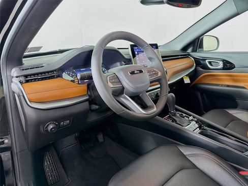 Used 2024 Jeep Compass Limited AWD/4WD image 9