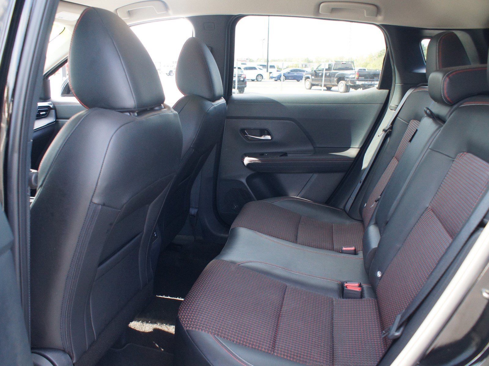 Used 2025 Nissan Kicks SR w/ Illumination Package AWD/4WD image 13