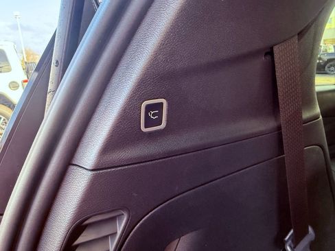 New 2026 Chrysler Pacifica Select FWD image 36