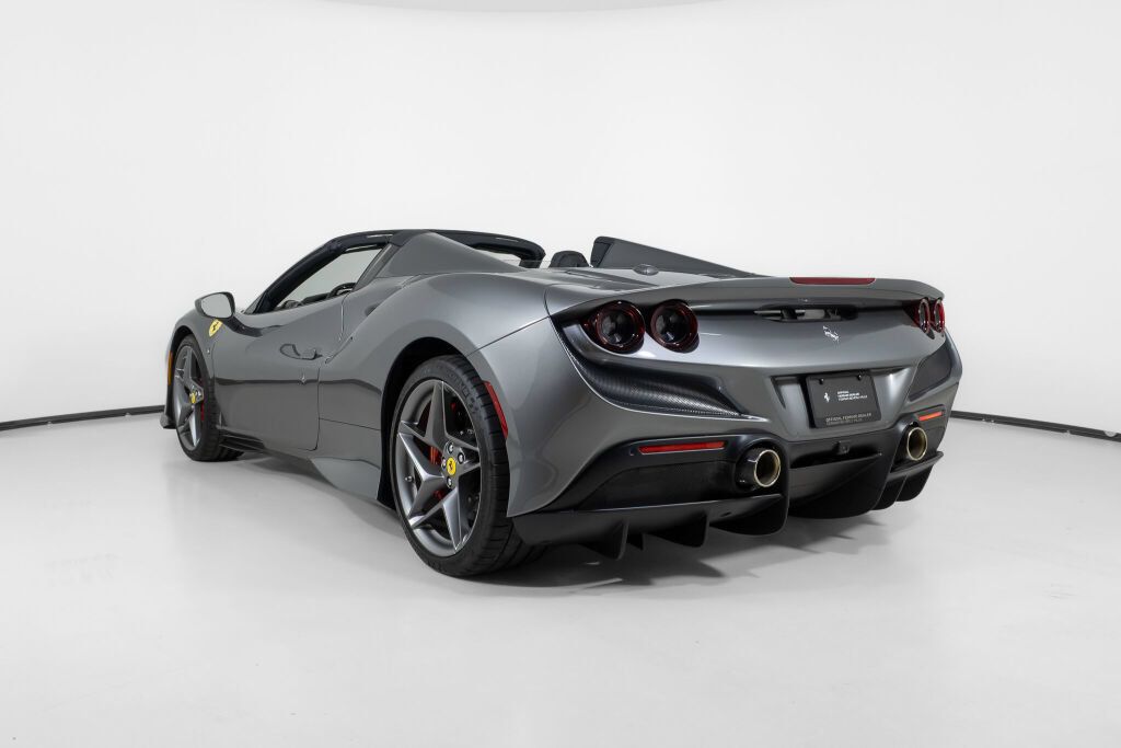 Used 2022 Ferrari F8 Tributo RWD image 4