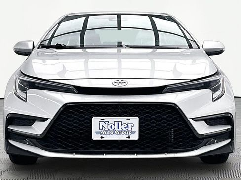 Used 2025 Toyota Corolla SE FWD image 3