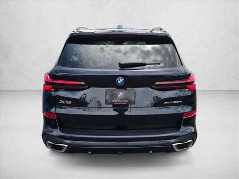 Used 2026 BMW X5 xDrive50e w/ M Sport Package AWD/4WD image 7