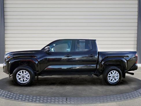 Used 2024 Toyota Tacoma SR image 4