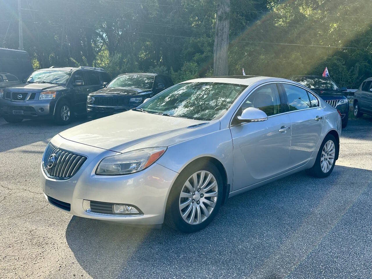 Used 2013 Buick Regal Premium FWD image 3