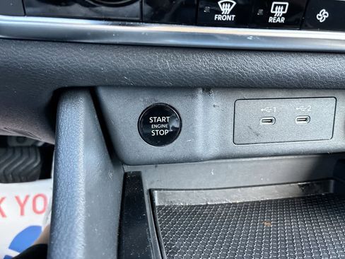 Used 2025 Nissan Rogue SV image 16