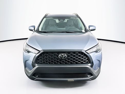 Used 2024 Toyota Corolla Cross LE w/ Moonroof Package FWD image 2