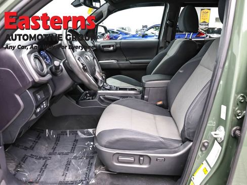 Used 2022 Toyota Tacoma TRD Sport AWD/4WD image 14