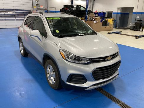 Used 2019 Chevrolet Trax LT w/ LT Convenience Package AWD/4WD image 1
