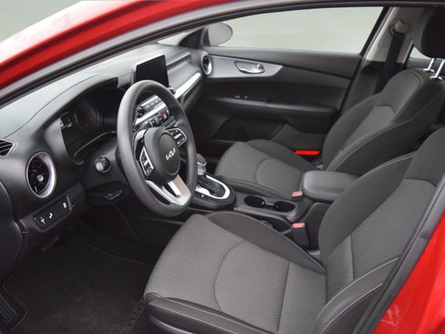 Used 2022 Kia Forte LXS w/ LXS Technology Package image 8