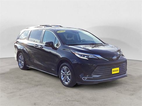 Certified 2021 Toyota Sienna Platinum image 7