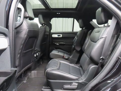 Used 2024 Ford Explorer ST w/ Technology Package AWD/4WD image 10