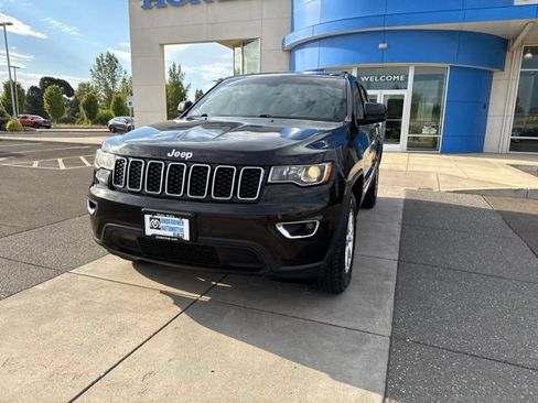 Used 2020 Jeep Grand Cherokee Laredo AWD/4WD image 13