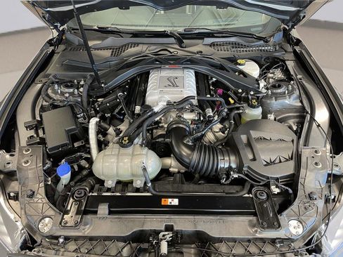 Used 2021 Ford Mustang Shelby GT500 w/ Carbon Fiber Track Pack image 10
