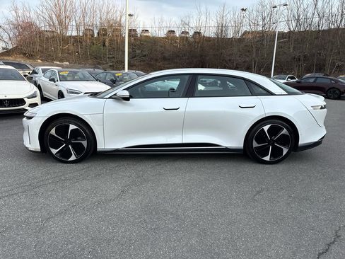 Used 2023 Lucid Air Pure image 5