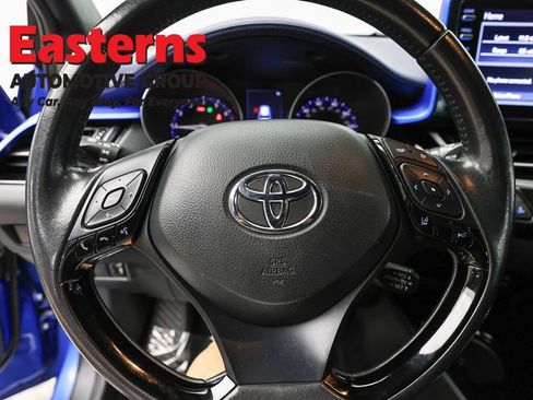 Used 2021 Toyota C-HR XLE FWD image 10