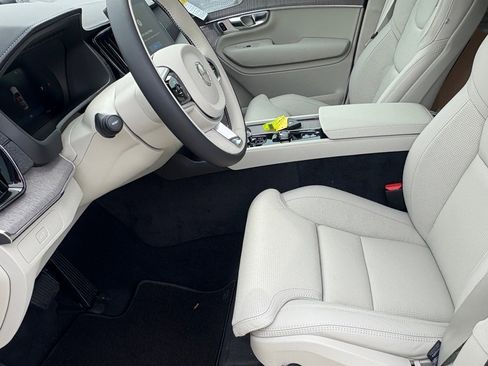 New 2026 Volvo XC90 B6 Ultra image 18