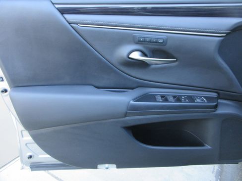 Used 2021 Lexus ES 250 w/ Premium Package image 27