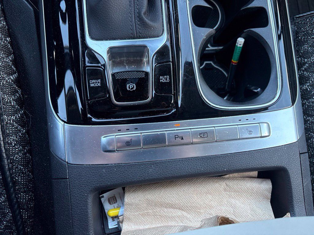 Certified 2024 Kia Carnival EX FWD image 17