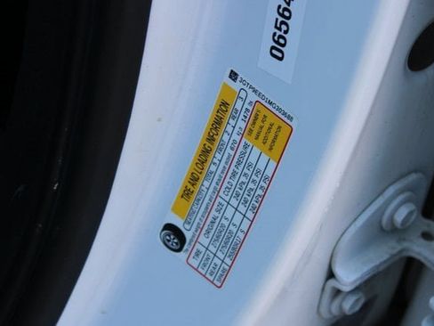 Used 2021 GMC Sierra 1500 AT4 w/ Technology Package image 32