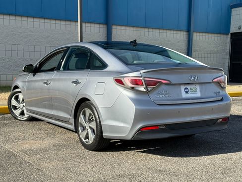 Used 2016 Hyundai Sonata Limited w/ Option Group 02 image 7