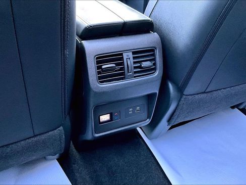 Used 2023 Nissan Rogue SL w/ SL Premium Package image 30