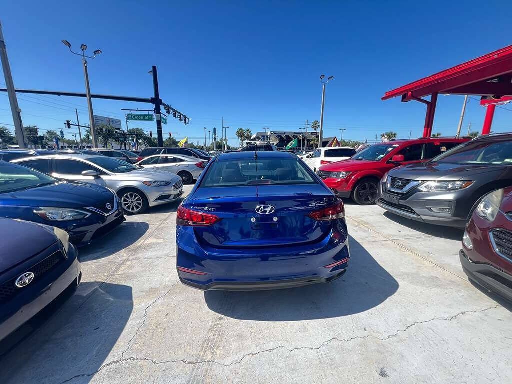 Used 2021 Hyundai Accent SE FWD image 5