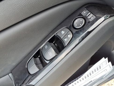 New 2025 Nissan Altima 2.5 SR image 17