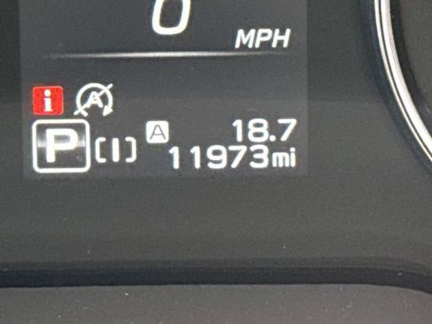 Used 2024 Subaru Crosstrek 2.0i Premium image 28