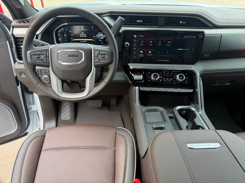 New 2026 GMC Sierra 2500 Denali w/ Denali Reserve Package image 17