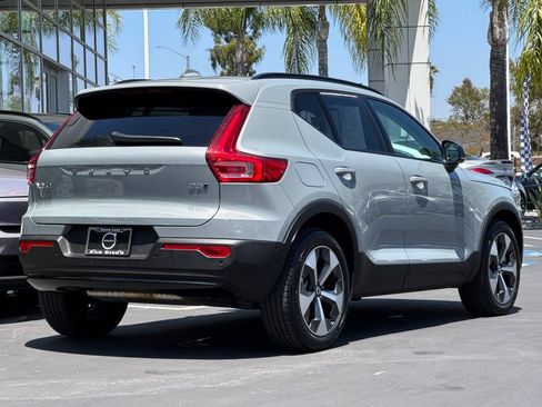 Certified 2026 Volvo XC40 B5 Plus AWD/4WD image 5