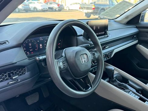 Used 2025 Honda Accord SE image 10